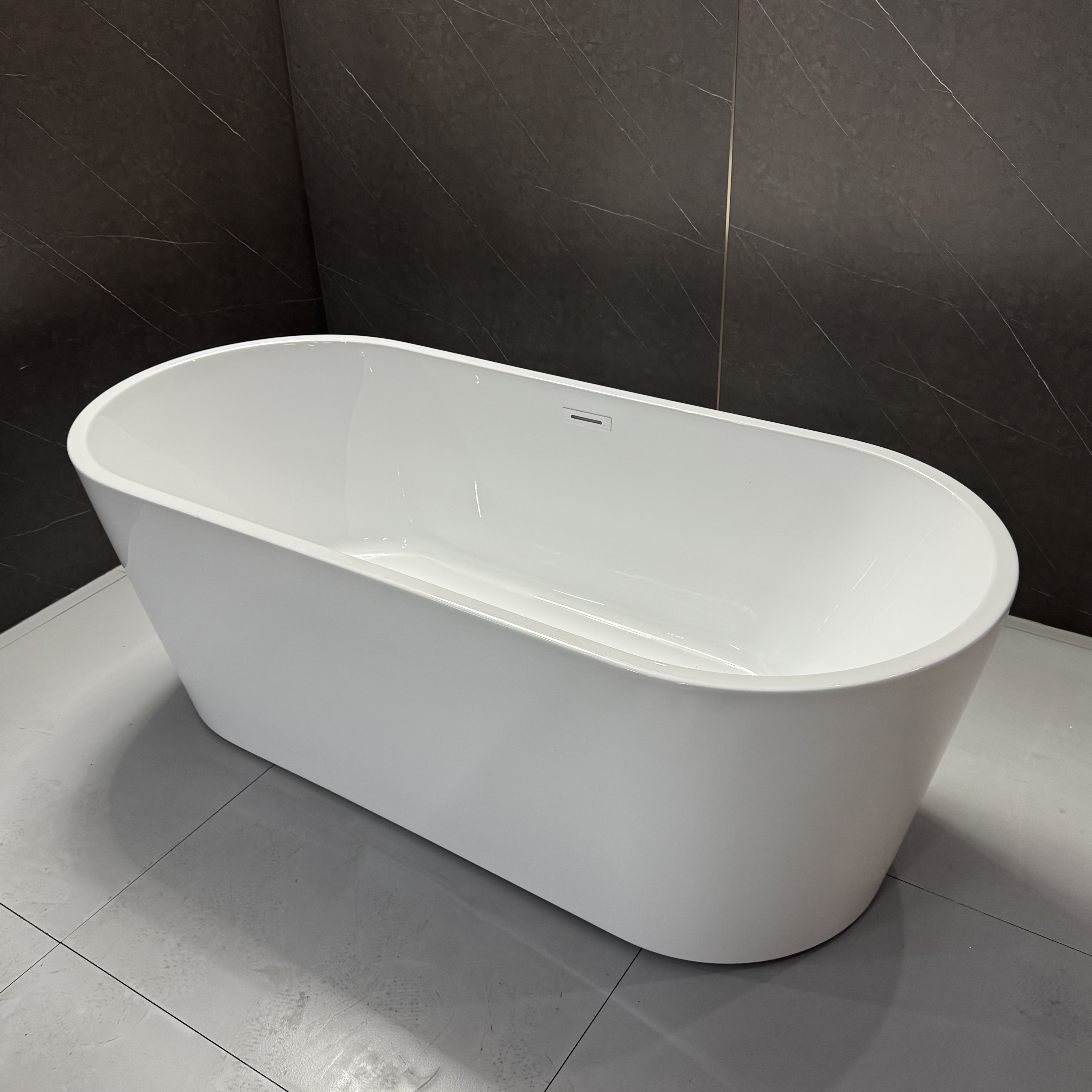 Badekar Hilo frittst�ende 135 � 75 cm