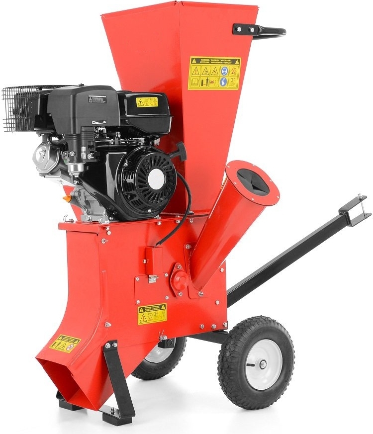 Flisemaskin med trekkstag - 13hk + Drivstofflagring Flisemaskin med trekkstag - 13hk + Drivstofflagring