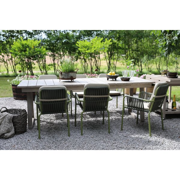 Spisegruppe Saltö grå teak: Bord 240 cm inkludert 6 stk. grønne Lincoln karmstoler Spisegruppe Saltö grå teak: Bord 240 cm inkludert 6 stk. grønne Lincoln karmstoler