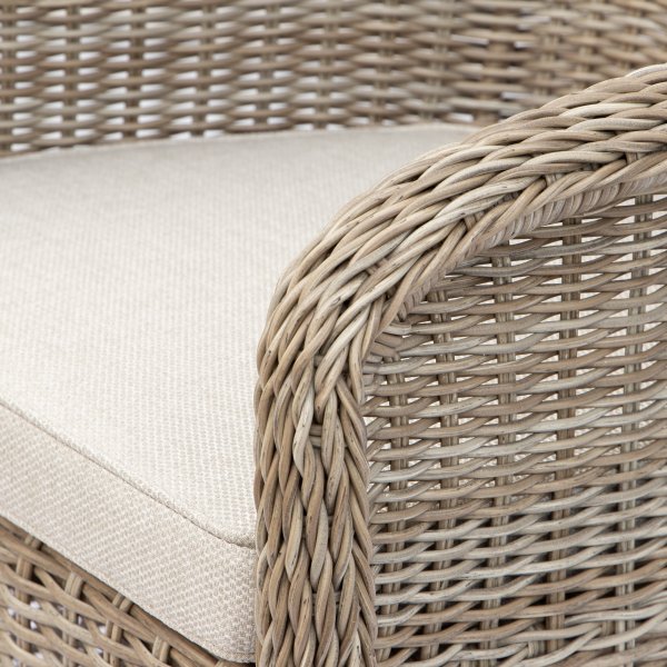 Utegruppe: 6 stoler og bord 200 x 100 cm rotting - Hampton/Mercury + Rengjøringsspray for utemøbler Utegruppe: 6 stoler og bord 200 x 100 cm rotting - Hampton/Mercury + Rengjøringsspray for utemøbler