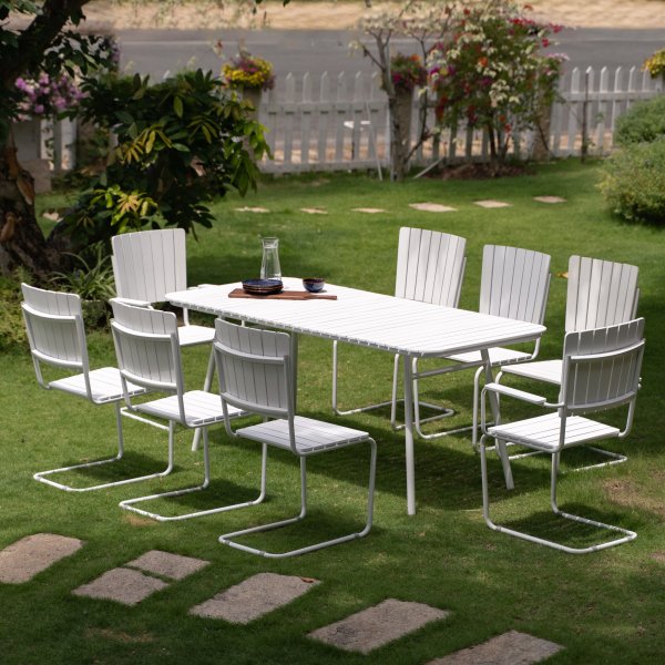 Holmsund matvaregruppe; bord 180x80 cm med 8 stoler (2 lenestoler + 6 stoler) + Tekstilimpregnering for utembler