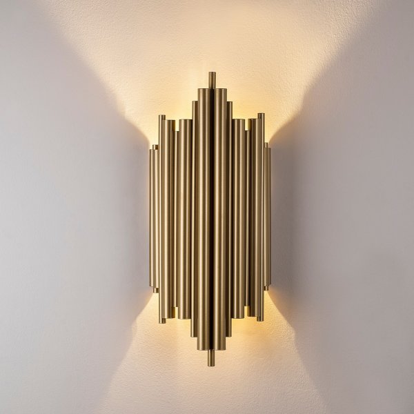 Vegglampe i gullfinish - Munnspill