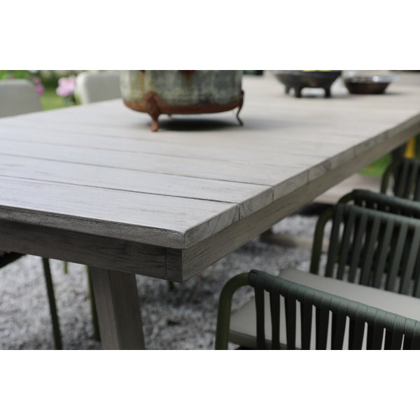 Spisegruppe Saltö grå teak: Bord 240 cm inkludert 6 stk. grønne Lincoln karmstoler Spisegruppe Saltö grå teak: Bord 240 cm inkludert 6 stk. grønne Lincoln karmstoler