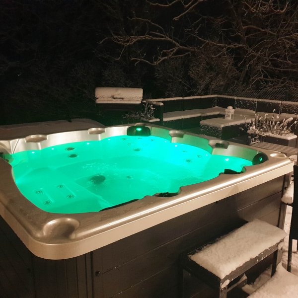 Badestamp Poseidon - 5-6 personer Badestamp Poseidon - 5-6 personer