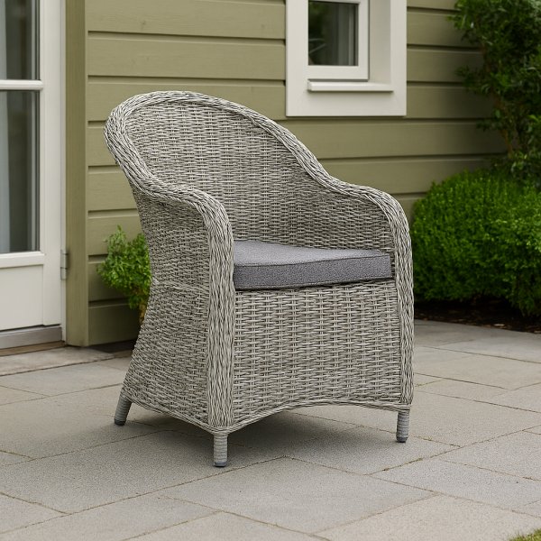 Malgovik lenestol i rotting - Gr� kunstrotting