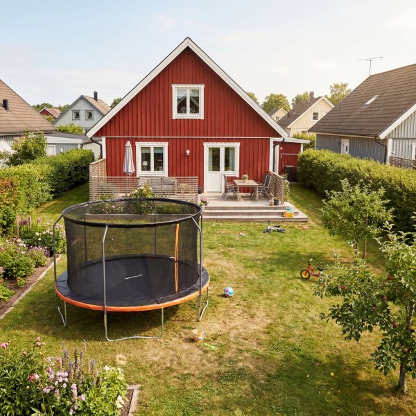 Trampoline 427 cm svart-oransje med sikkerhetsnett for barn Trampoline 427 cm svart-oransje med sikkerhetsnett for barn