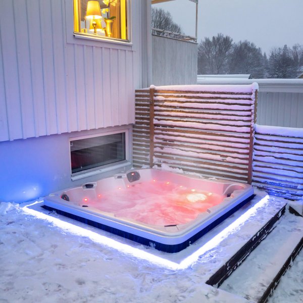 Badestamp Poseidon - 5-6 personer Badestamp Poseidon - 5-6 personer