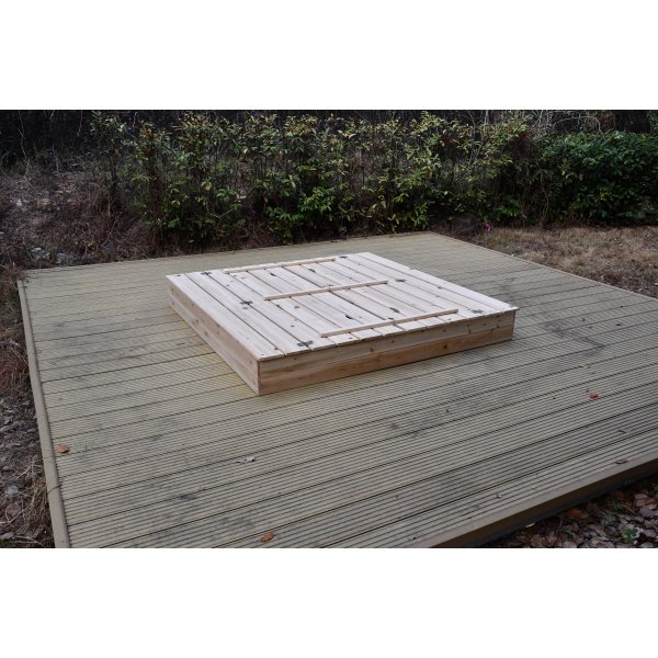 Sandkasse med benk/lokk 157x157 cm Sandkasse med benk/lokk 157x157 cm