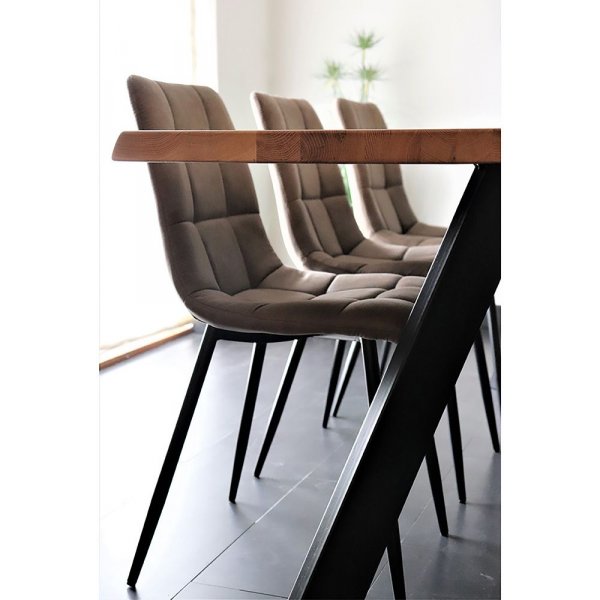 Middelfart spisestuestol - lys brun/svart Middelfart spisestuestol - lys brun/svart