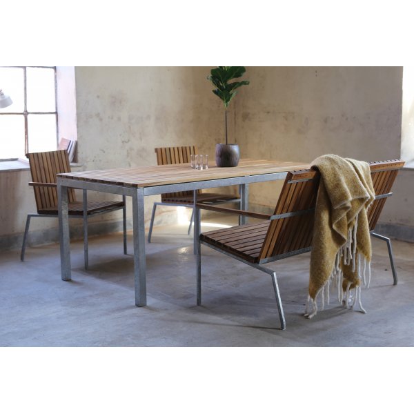 Matgruppe Alva: Spisebord med 2 stk. Alva stoler + 1 stk. Alva sofa - Teak / Galvanisert stl