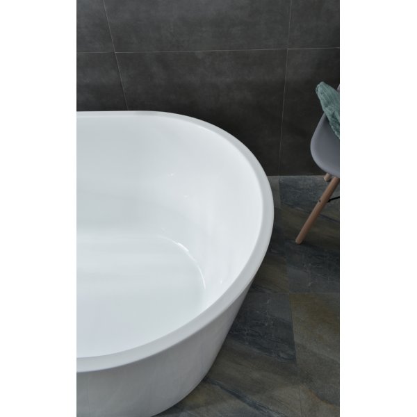 Frittst�ende badekar 140 � 75 cm - h�yglanset hvit akryl