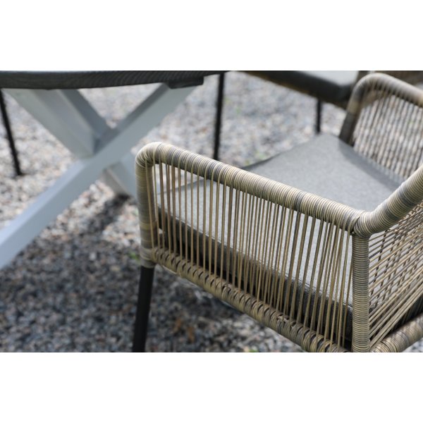 Ystad lenestol - vridd syntetisk rotting/grå pute + Tekstilimpregnering for utemøbler Ystad lenestol - vridd syntetisk rotting/grå pute + Tekstilimpregnering for utemøbler