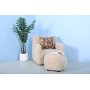 Fluffy puff i beige furry stoff Fluffy puff i beige furry stoff