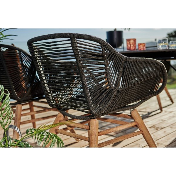 Räkvik spisegruppe By Martinsen - Betonng / Eukalyptus Räkvik spisegruppe By Martinsen - Betonng / Eukalyptus