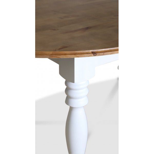 Victoria rundt hvitt spisebord Ø120 cm med brunbeiset topp Victoria rundt hvitt spisebord Ø120 cm med brunbeiset topp
