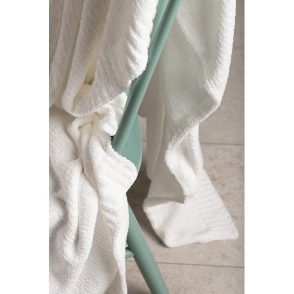 Nemy pledd 130x170 cm - Hvit Nemy pledd 130x170 cm - Hvit