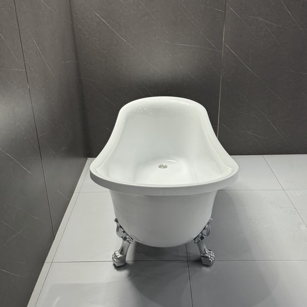 Frittst�ende Kapolei badekar med klof�tter 150 � 75 cm