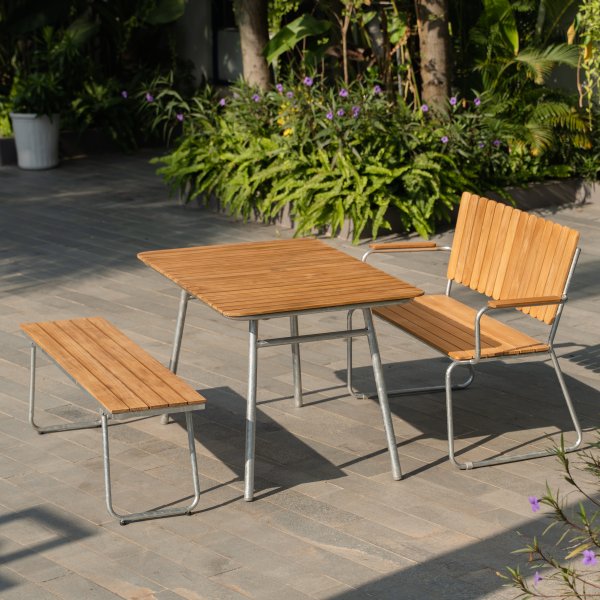 Mllan utegruppe i teak: sofa + benk og spisebord 120x80 cm + Rengjringsspray for utembler