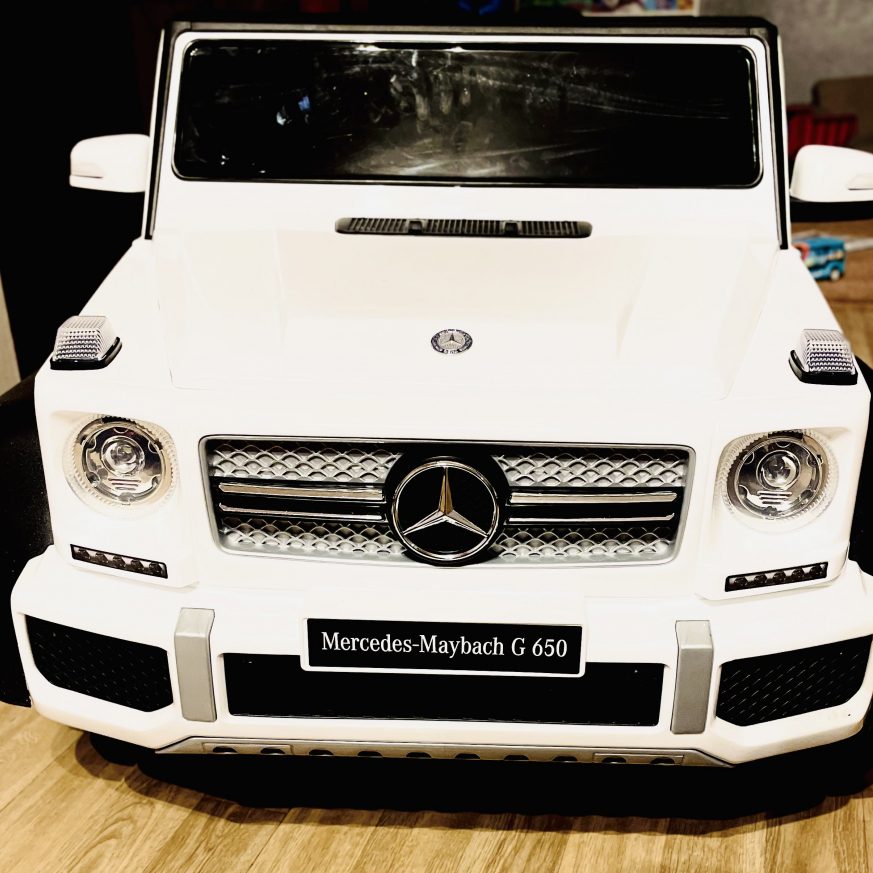 Kundebilde Elbil for barn Mercedes A100 hvit - 2-seters fjernkontroll: We bought it for our almost 3 year...