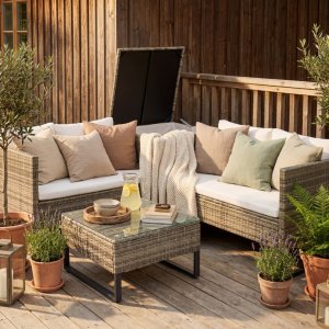 Hj�rnesofasett gr� kunstrottingsofa med bord og puteboks + Flekkfjerner for m�bler