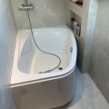 Kundebilde Assymetrisk hjørnebadekar, høyremontert - serien | Dybde 45 cm: Badekaret kom innen rimelig tid,...