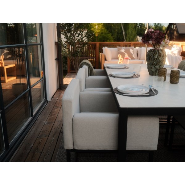 Spisegruppe 6 stoler + bord 215 cm + gr�/svart utend�rs spisegruppe + M�belpleie