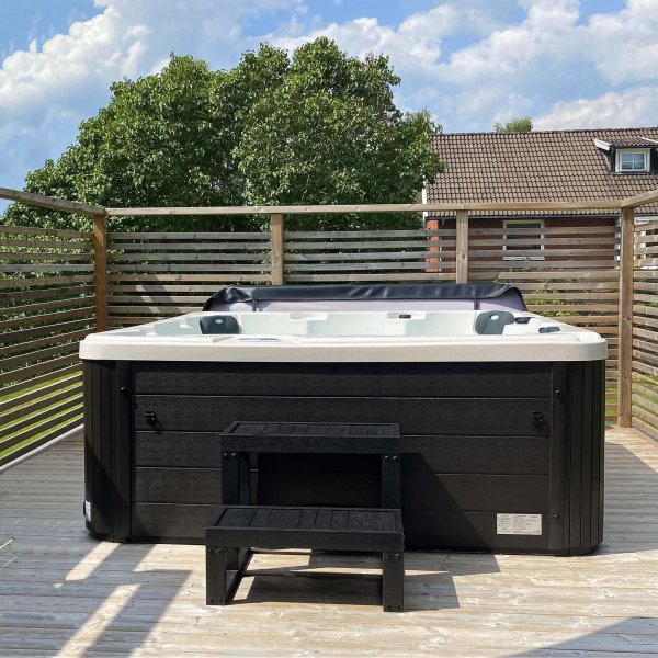 Badestamp Poseidon - 5-6 personer Badestamp Poseidon - 5-6 personer