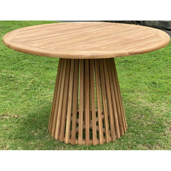 Saltö rundt kjegleformet spisebord D120 cm - Teak Saltö rundt kjegleformet spisebord D120 cm - Teak