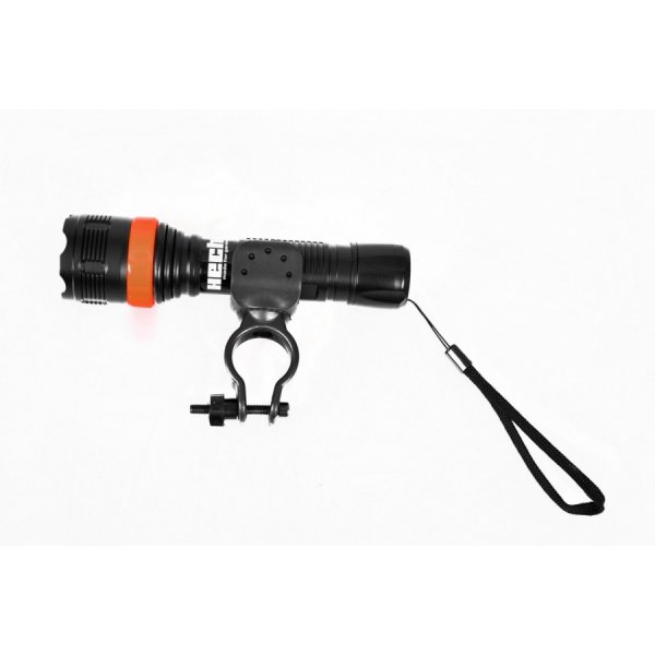 LED-lommelykt med feste LED-lommelykt med feste