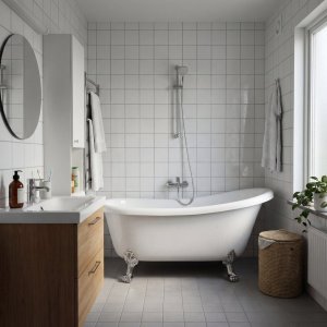 Frittst�ende Kapolei badekar med klof�tter 150 � 75 cm