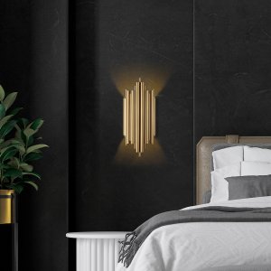 Vegglampe i gullfinish - Munnspill Vegglampe i gullfinish - Munnspill