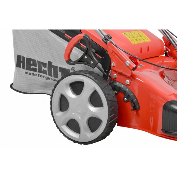 Bensindrevet gressklipper 56 cm, selvgående 4 brytere - Briggs & Stratton 163cc Bensindrevet gressklipper 56 cm, selvgående 4 brytere - Briggs & Stratton 163cc
